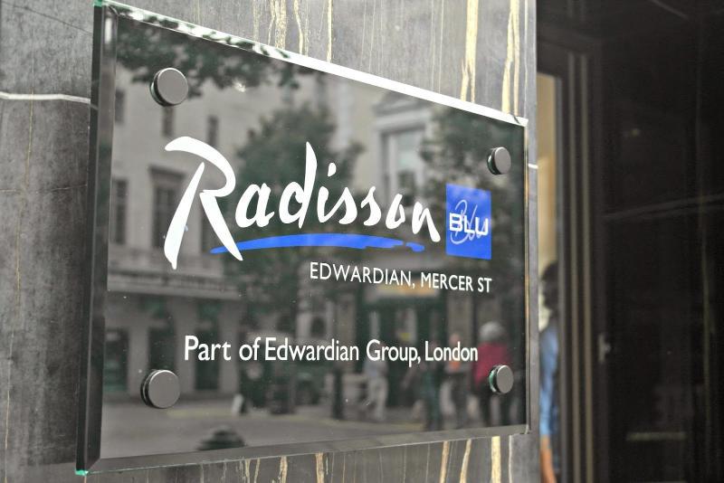Radisson Blu Edwardian Mercer Street Hotel, Лондон Экстерьер фото